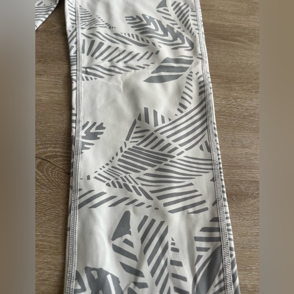 Aerie Play Palm Leaf Print Leggings SZ M - Picture 2 of 7